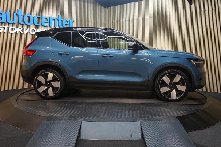 Sort Volvo XC40 fra 2023