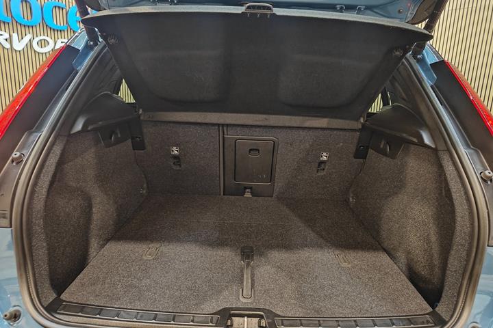 Sort Volvo XC40 fra 2023