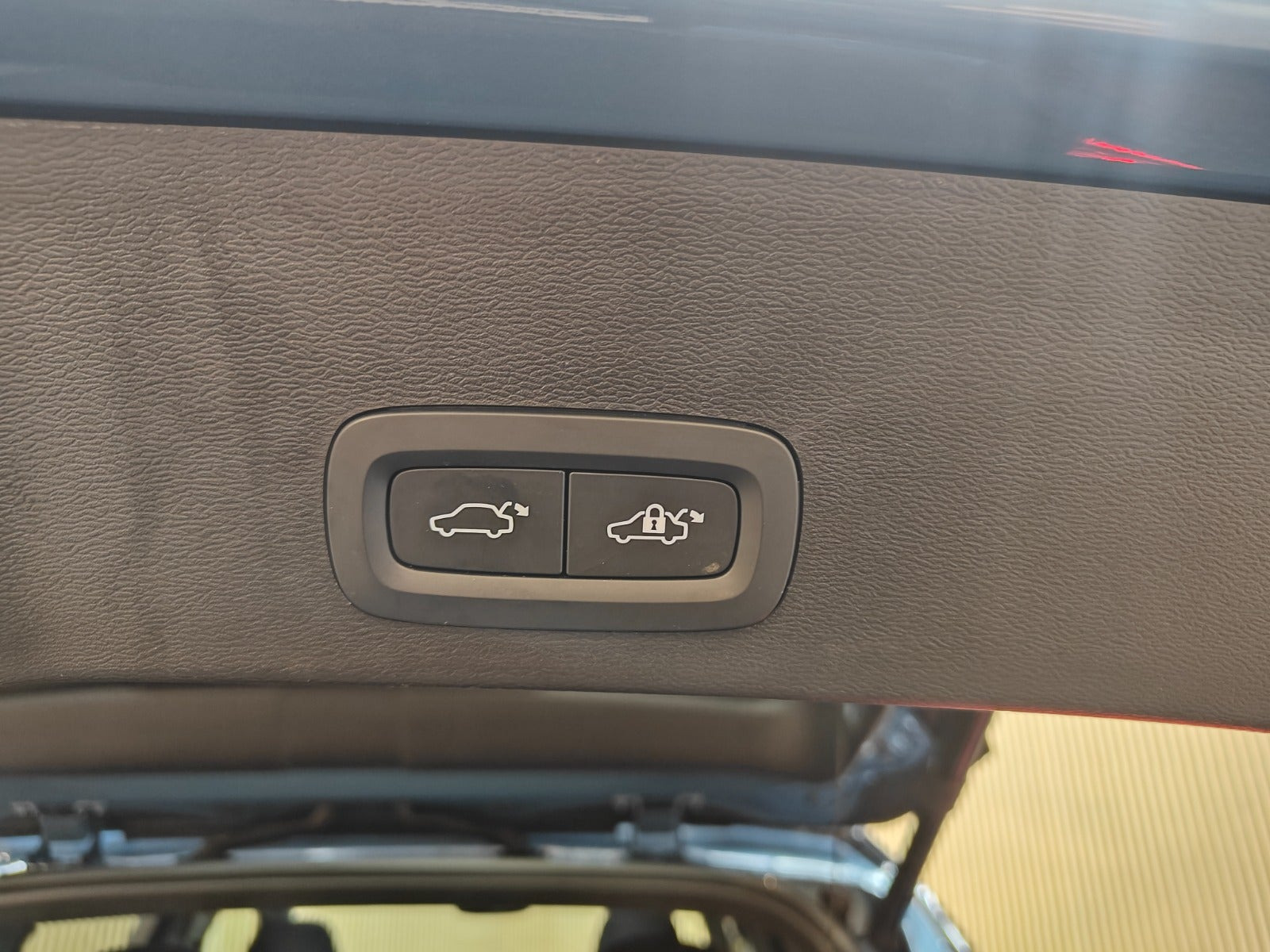 Sort Volvo XC40 fra 2023