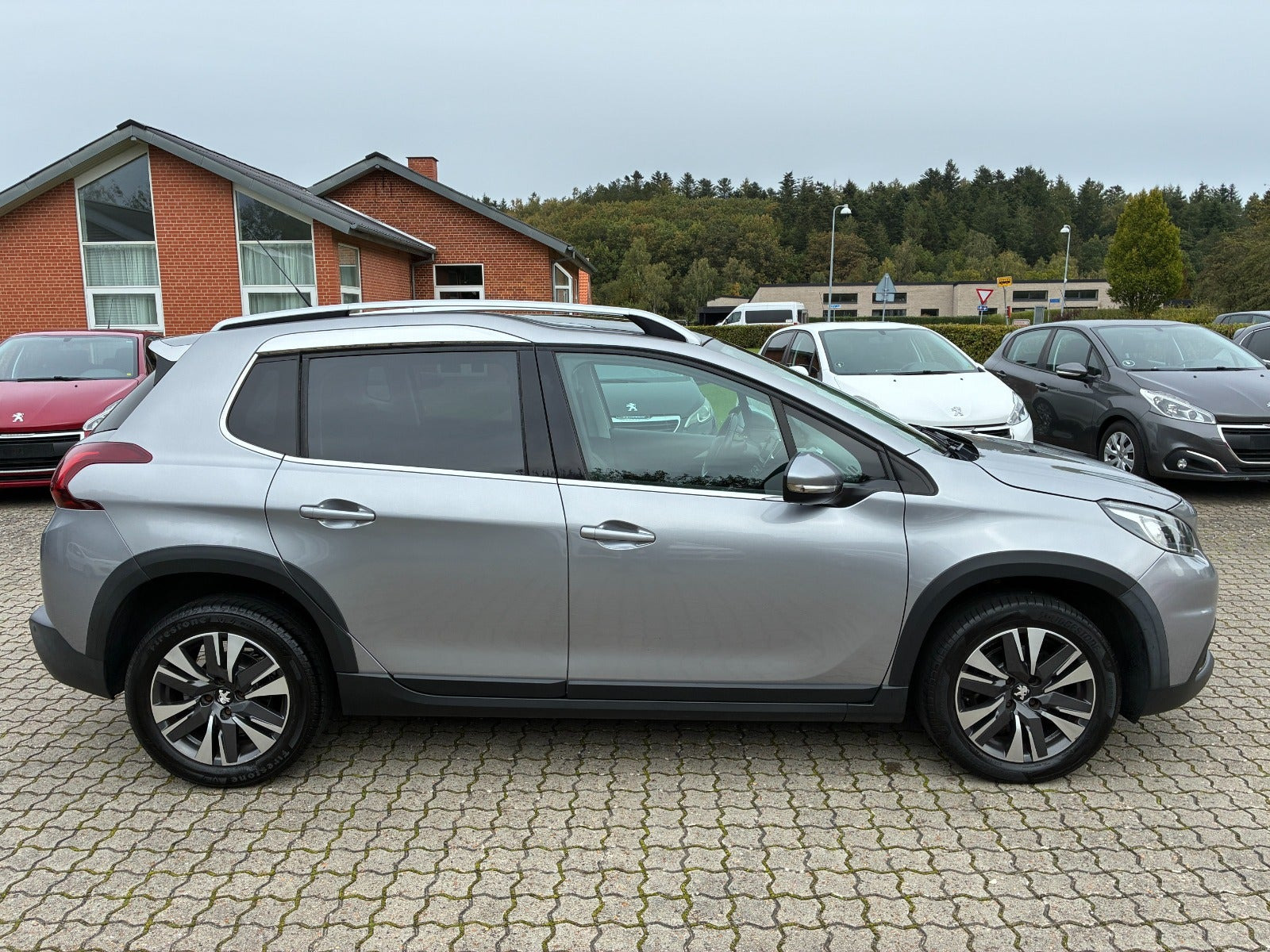undefined Peugeot 2008 fra 2017