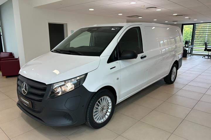 Hvid Mercedes eVito 112 fra 2025