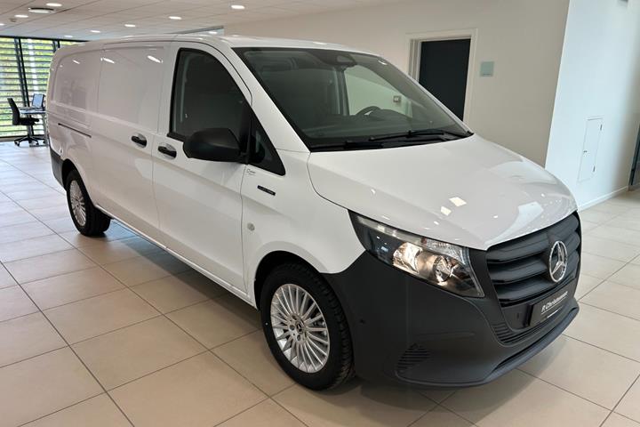 Hvid Mercedes eVito 112 fra 2025