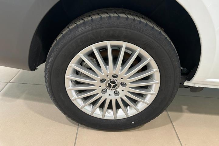 Hvid Mercedes eVito 112 fra 2025