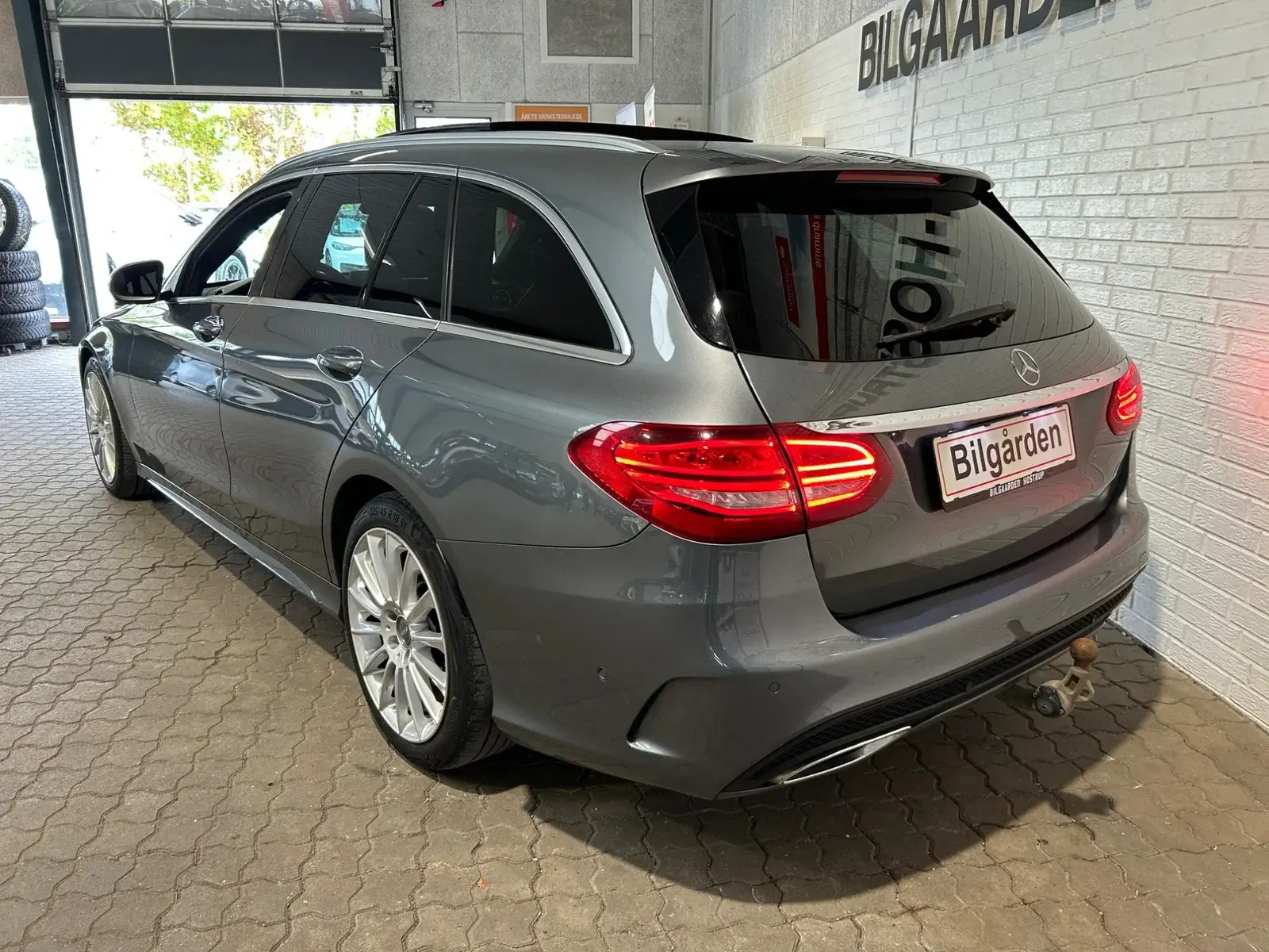 Sort Mercedes C220 d fra 2018
