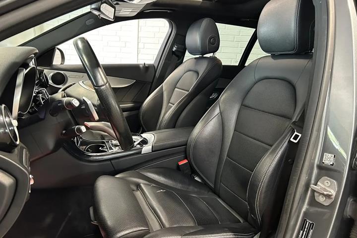 Sort Mercedes C220 d fra 2018