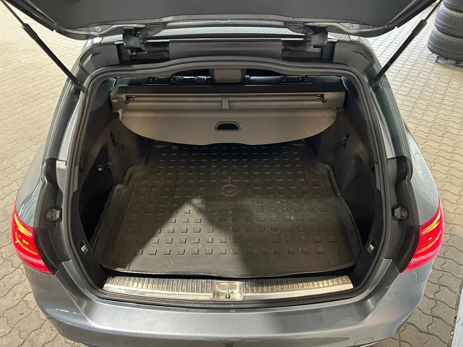 Sort Mercedes C220 d fra 2018