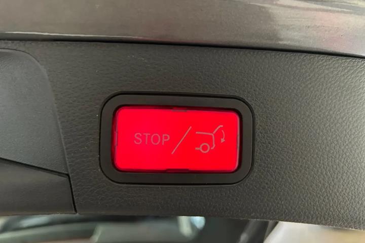 Sort Mercedes C220 d fra 2018