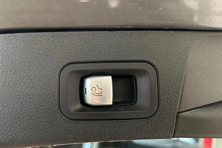 Sort Mercedes C220 d fra 2018