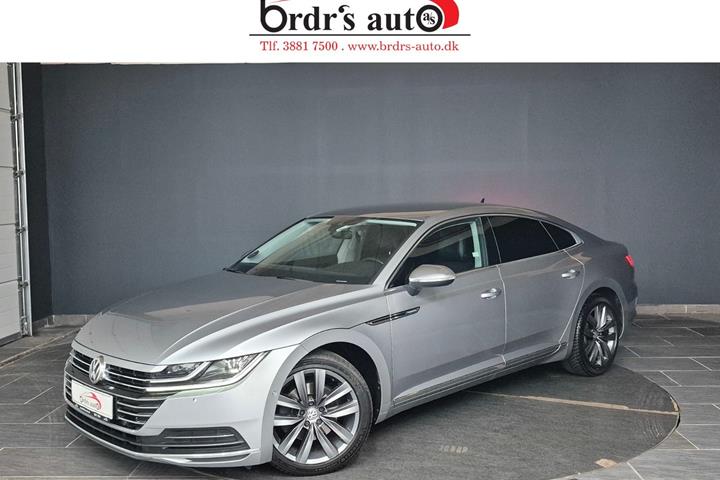 Grå VW Arteon fra 2018