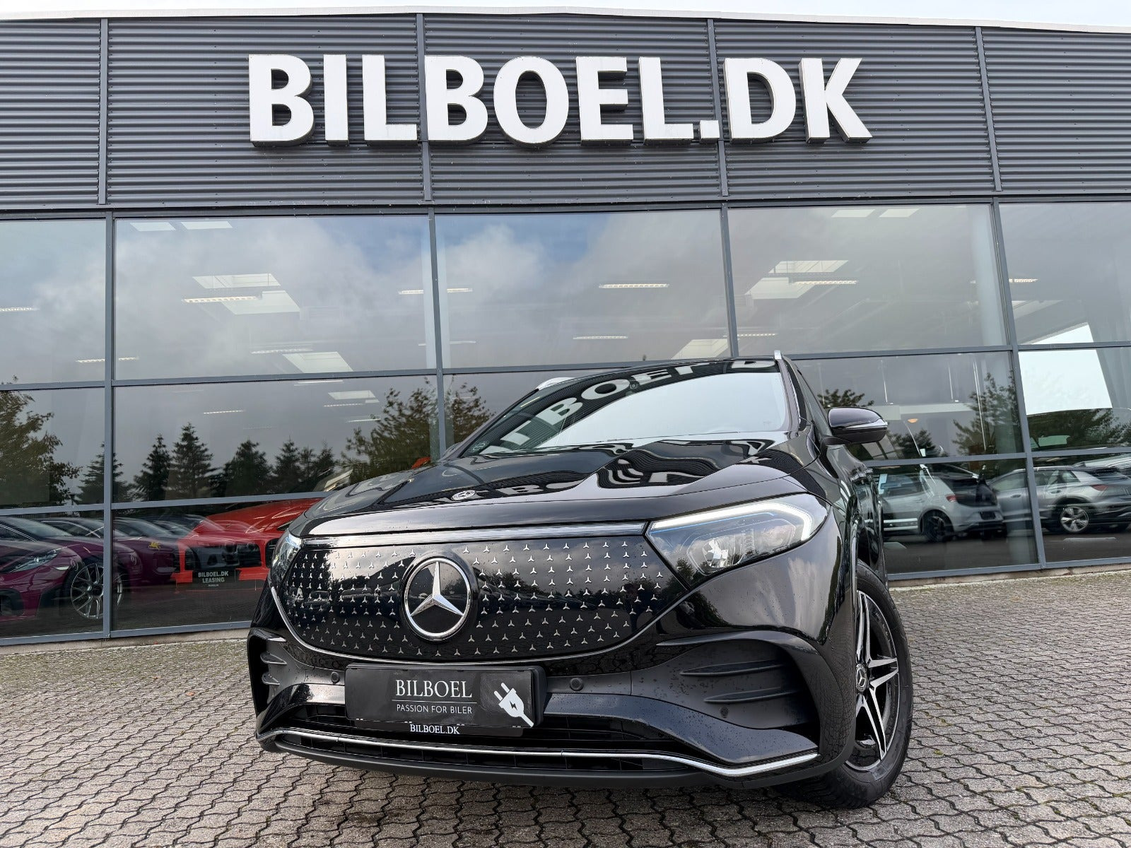 Sort Mercedes EQA250+ fra 2024