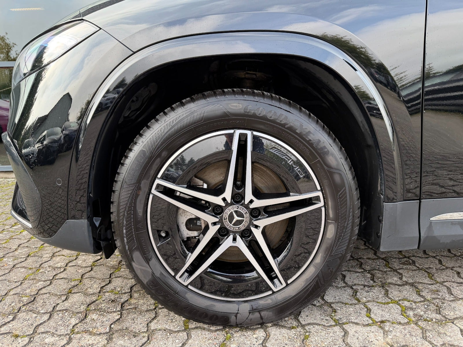 Sort Mercedes EQA250+ fra 2024