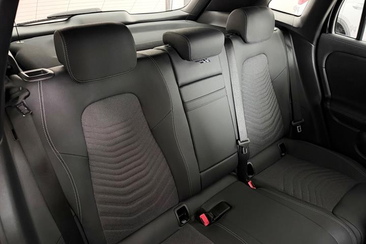 Sort Mercedes EQA250+ fra 2026