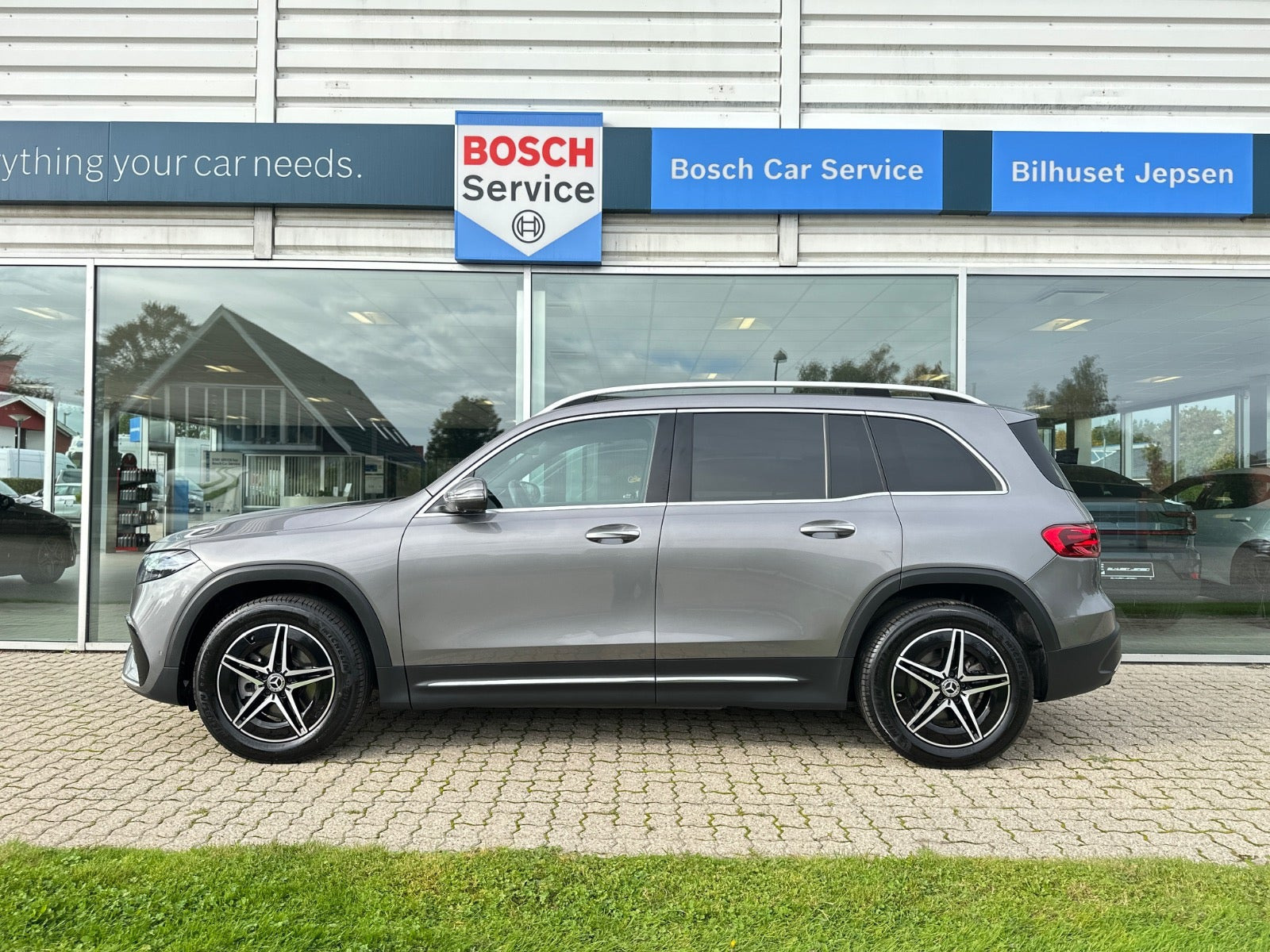 undefined Mercedes EQB250+ fra 2024
