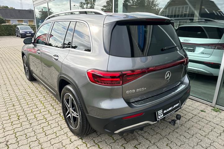 undefined Mercedes EQB250+ fra 2024