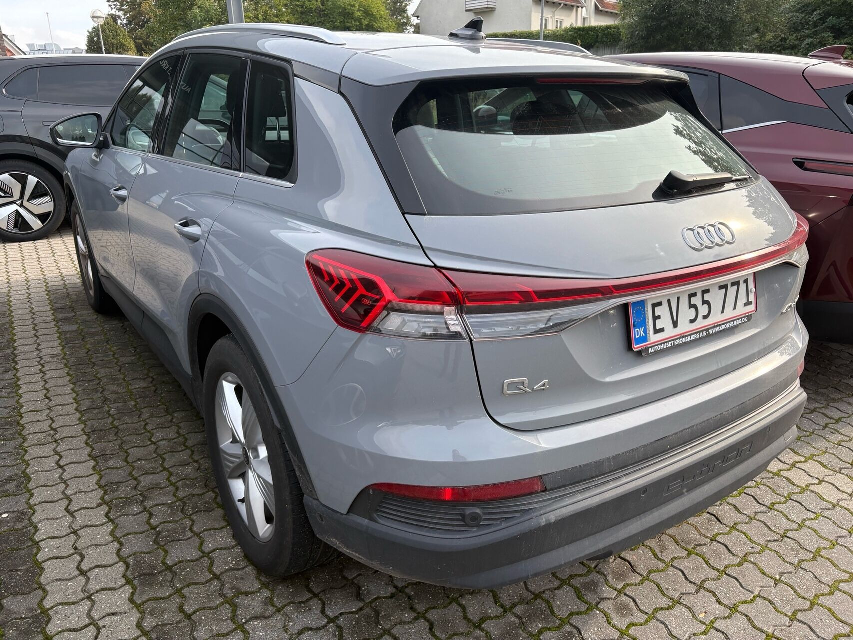 Grå Audi Q4 fra 2023