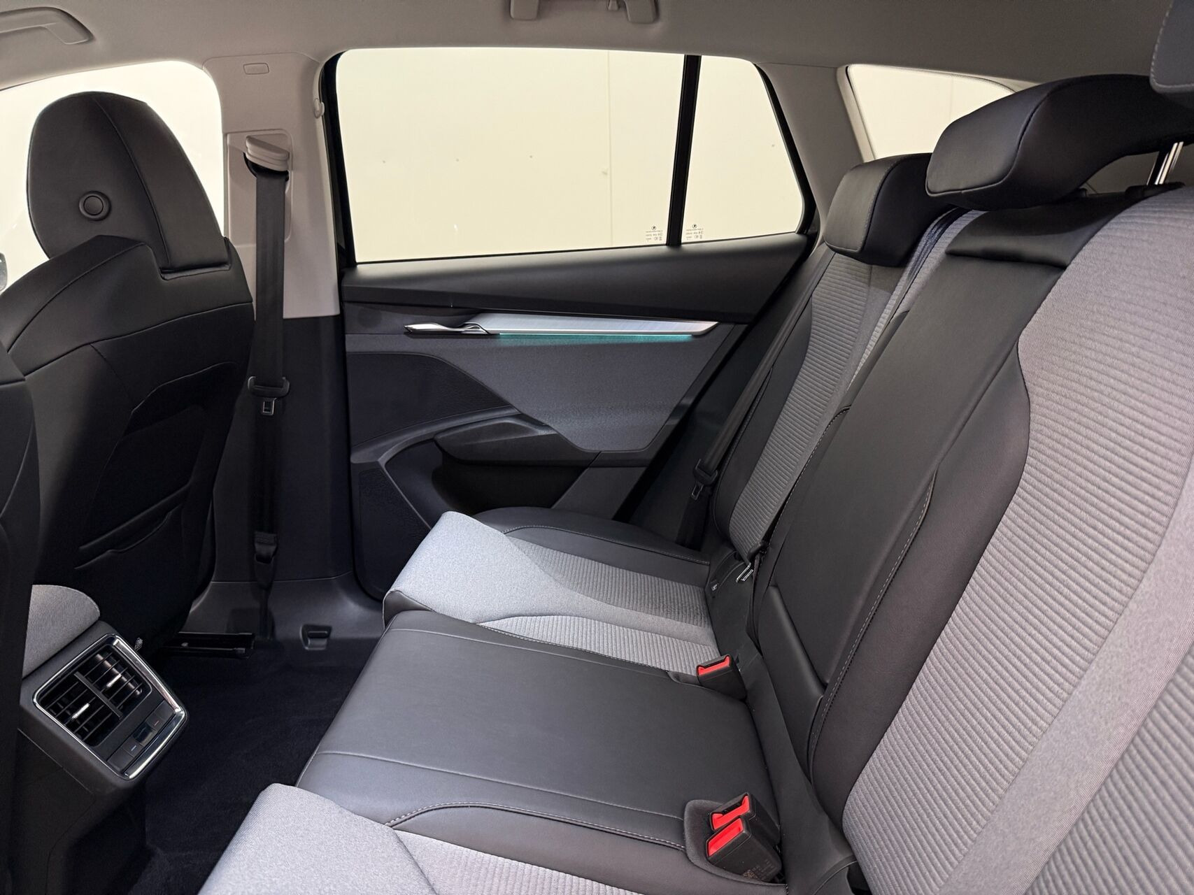 Sort Skoda Enyaq fra 2022