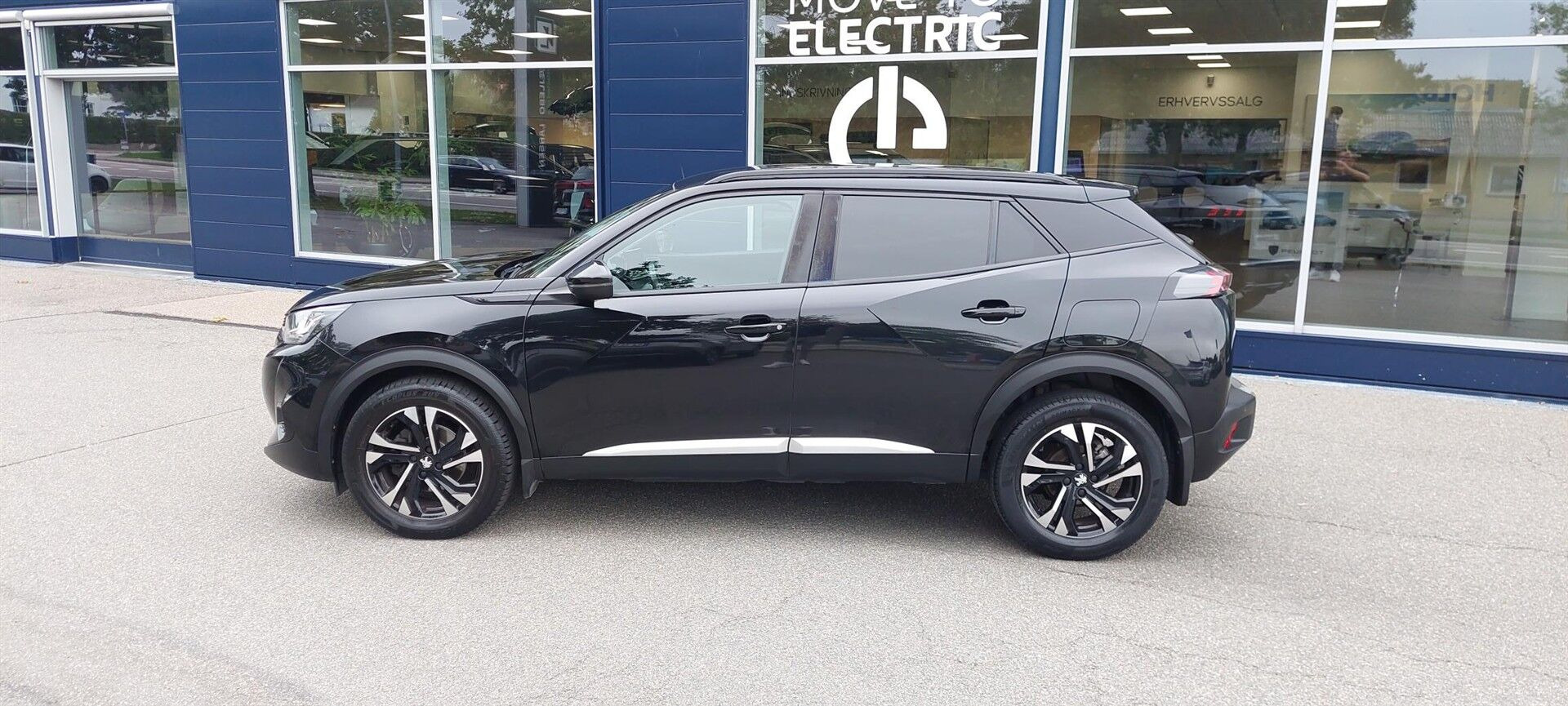 Sort Peugeot 2008 fra 2021