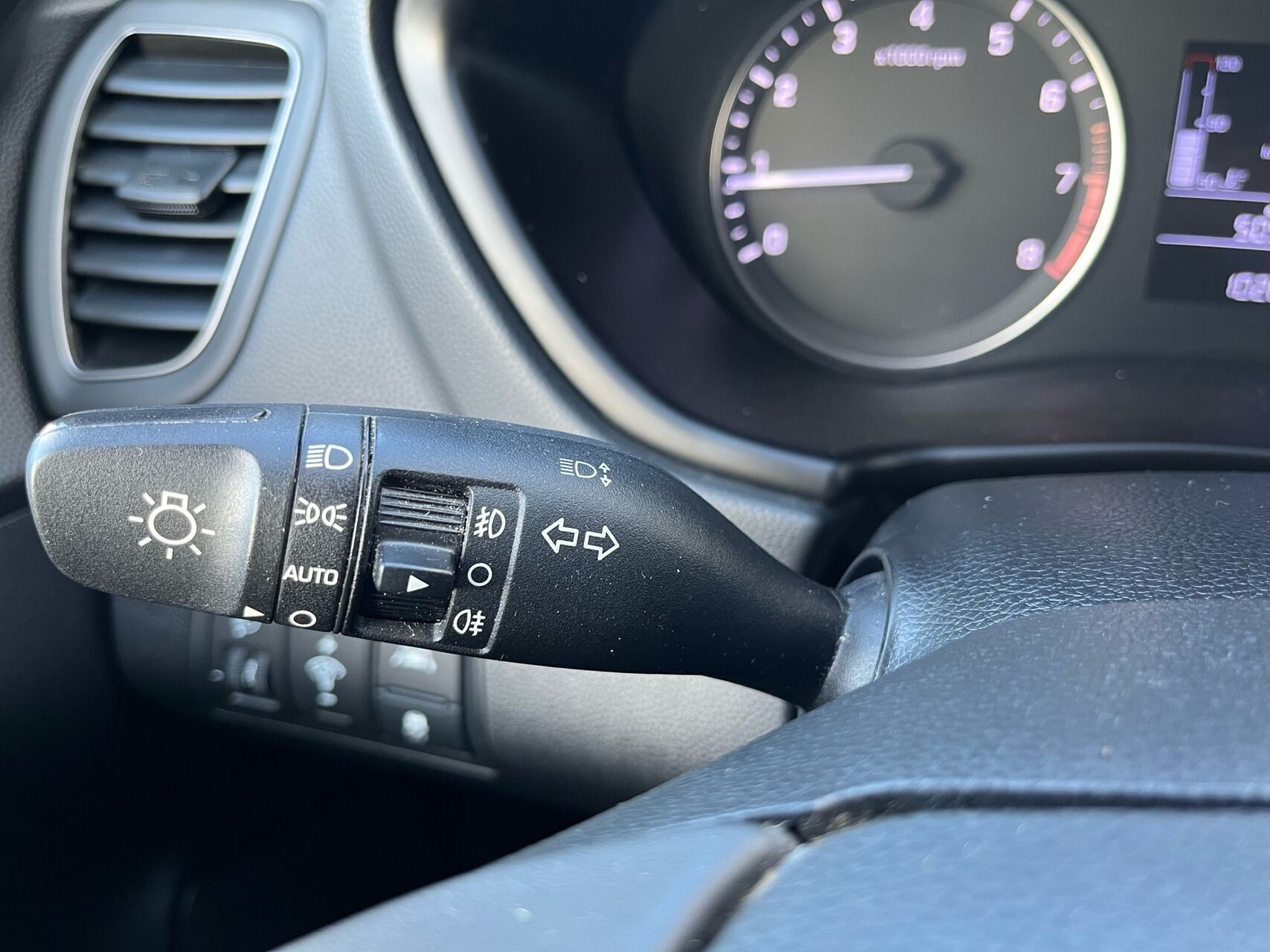 Hvid Hyundai i20 fra 2018
