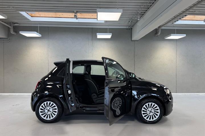 Sort Fiat 500e fra 2023