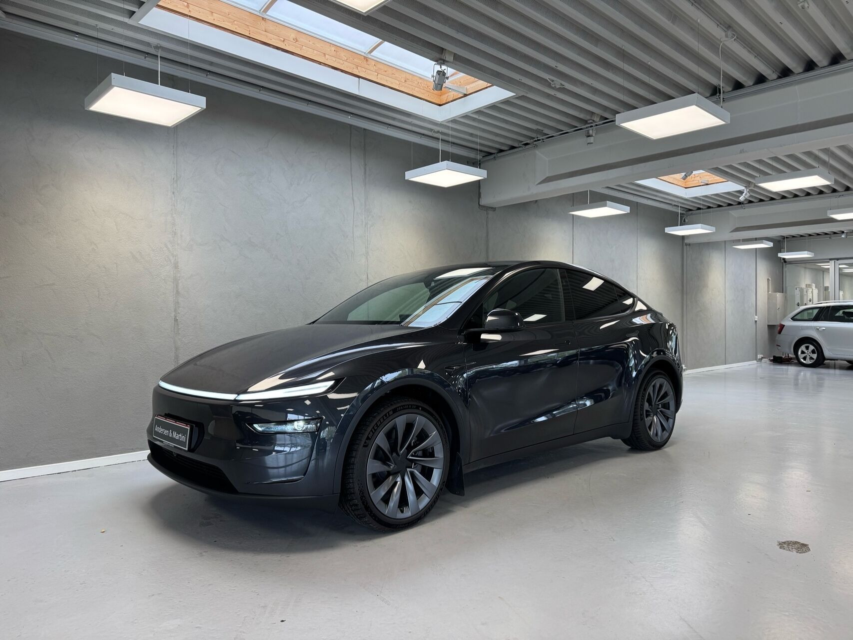 Tesla Model Y EL Premium Long Range RWD 347HK 5d Aut.