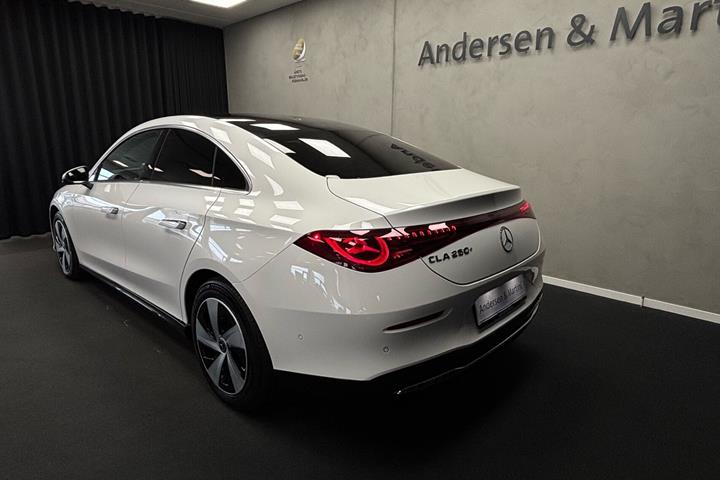 Hvid Mercedes CLA250+ fra 2026