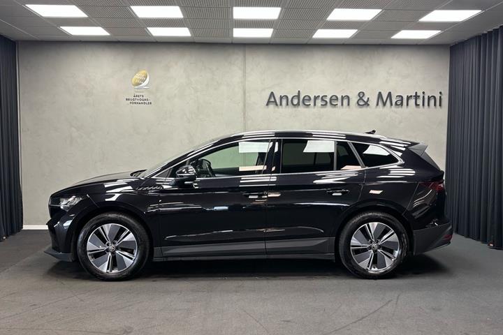 Sort Skoda Enyaq fra 2023
