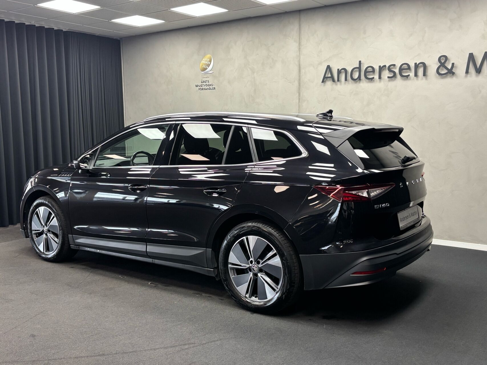 Sort Skoda Enyaq fra 2023