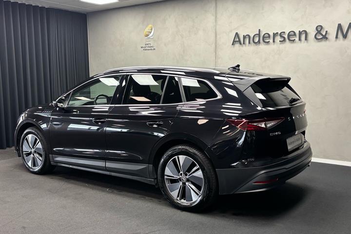 Sort Skoda Enyaq fra 2023
