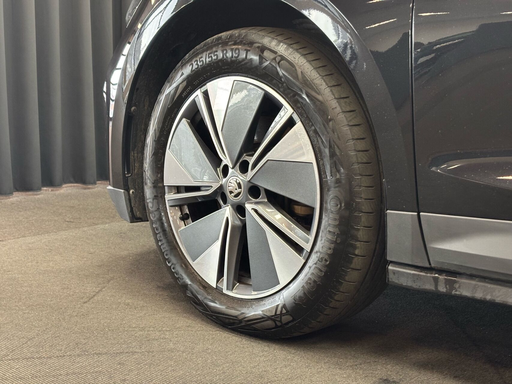 Sort Skoda Enyaq fra 2023