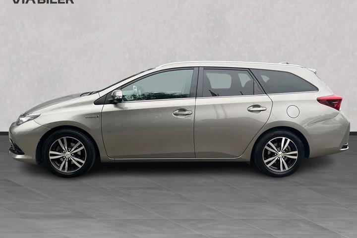 Sølv Toyota Auris fra 2016
