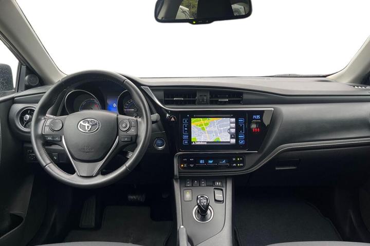 Sølv Toyota Auris fra 2016