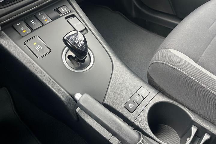 Sølv Toyota Auris fra 2016