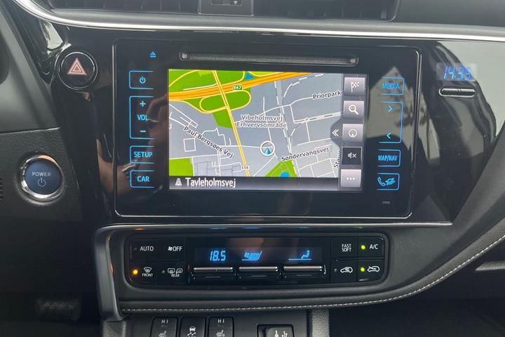 Sølv Toyota Auris fra 2016