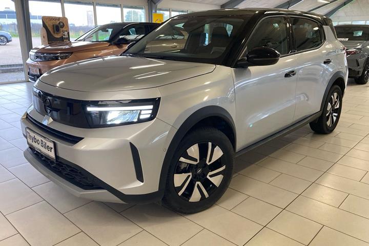 Sølv Opel Frontera fra 2025 set udefra