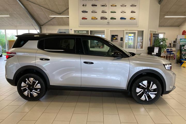 Sølv Opel Frontera fra 2025