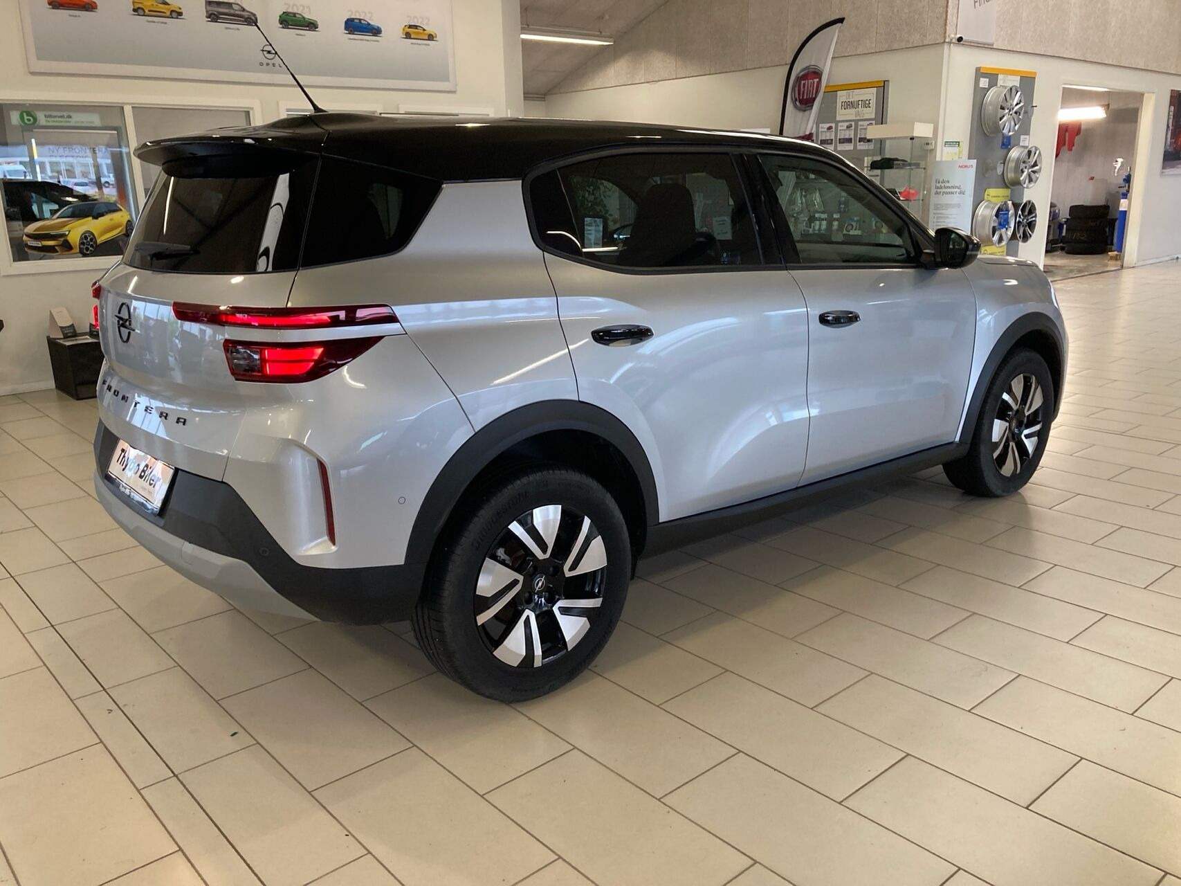 Sølv Opel Frontera fra 2025
