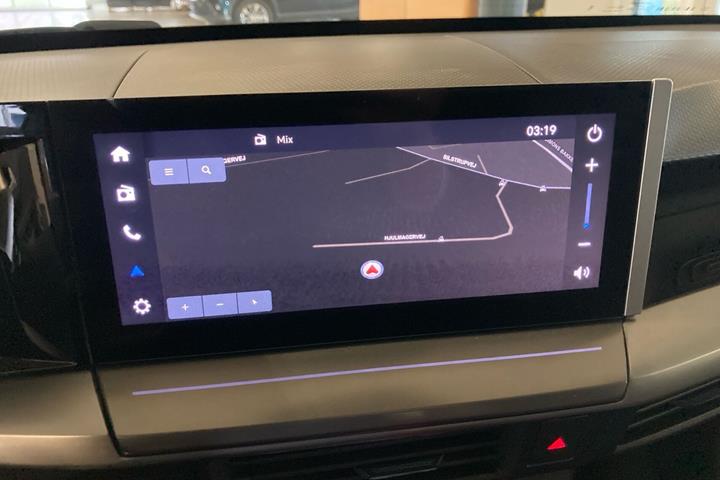 Sølv Opel Frontera fra 2025