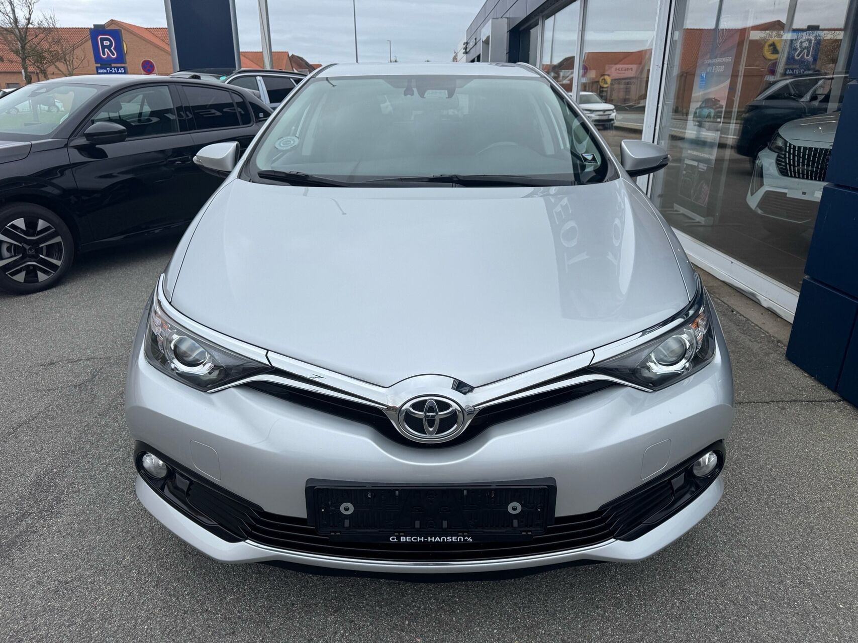 Sølv Toyota Auris fra 2018