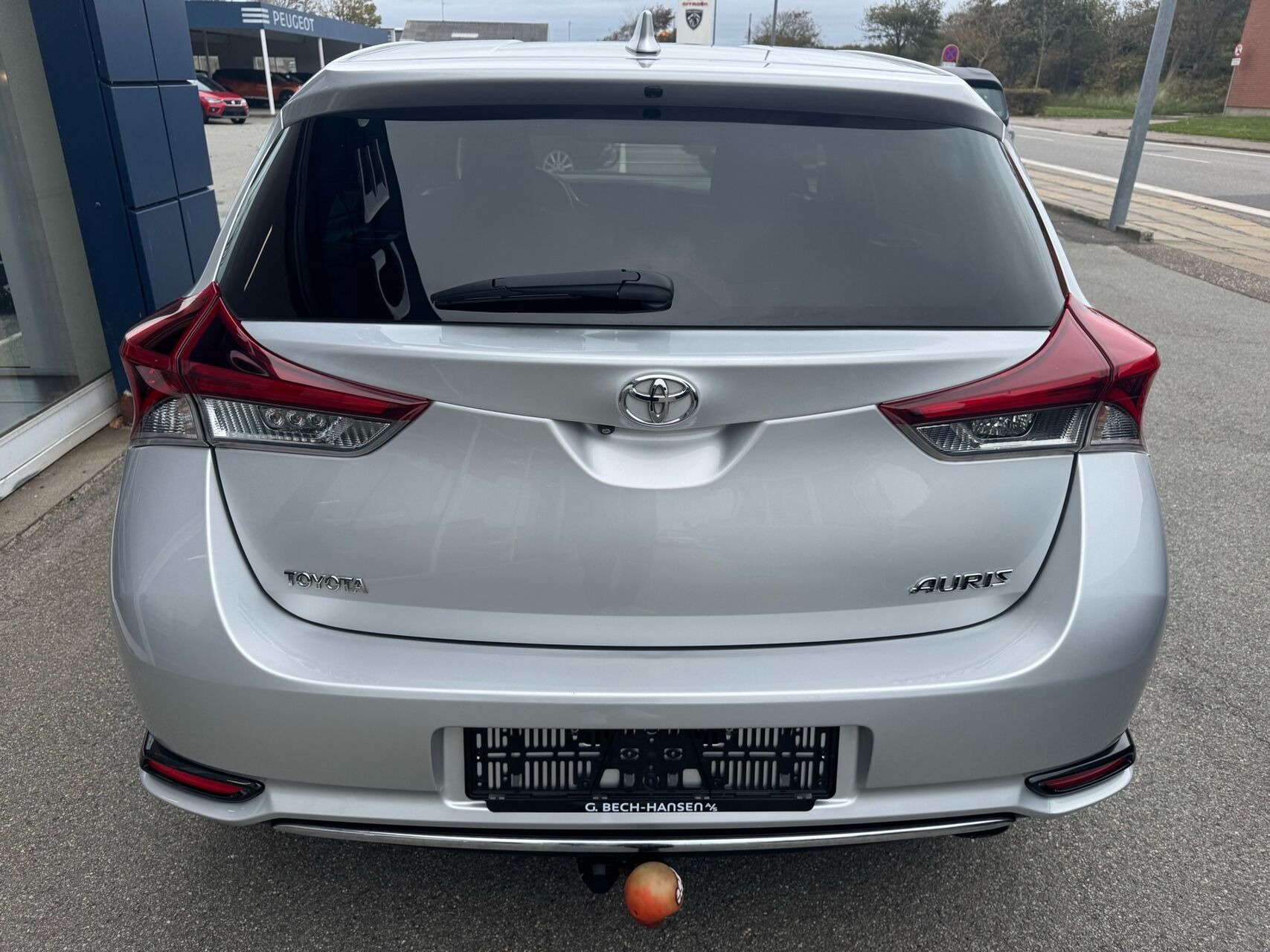 Sølv Toyota Auris fra 2018