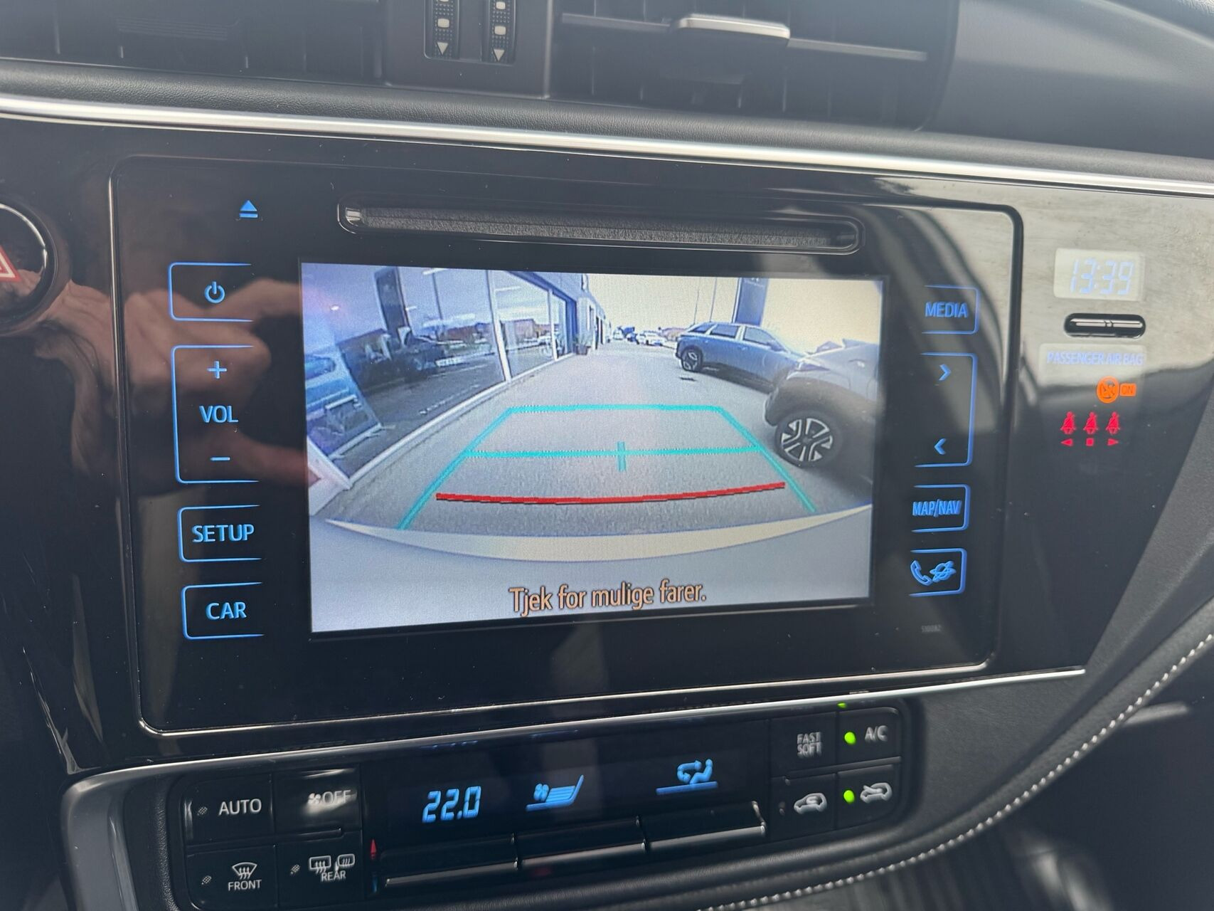 Sølv Toyota Auris fra 2018
