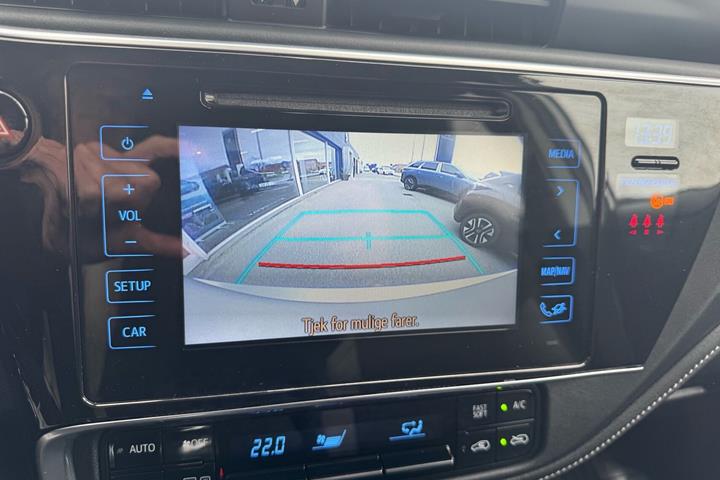 Sølv Toyota Auris fra 2018