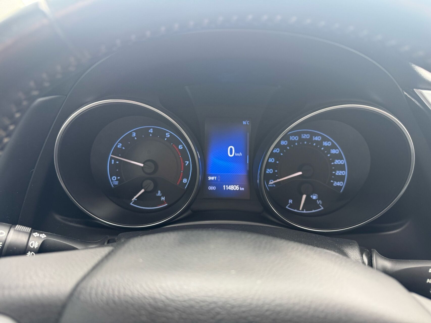 Sølv Toyota Auris fra 2018