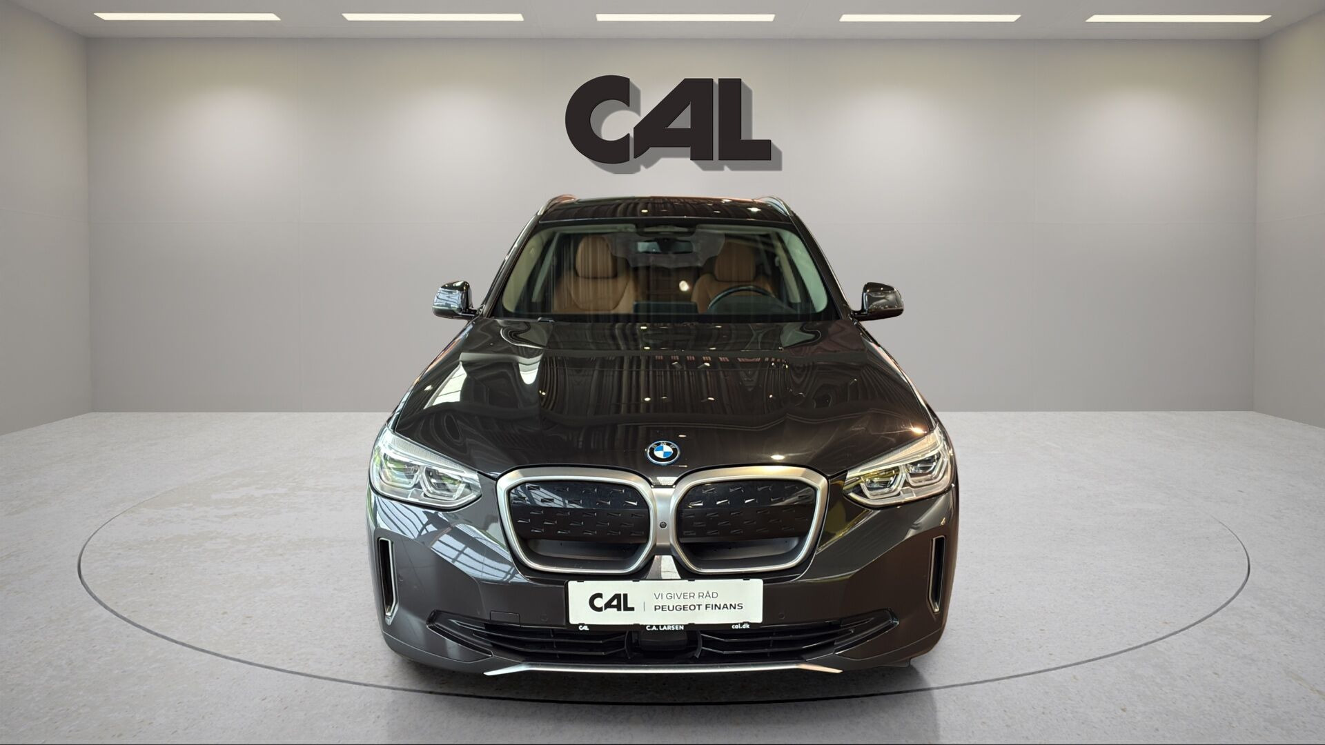 Grå BMW iX3 fra 2021