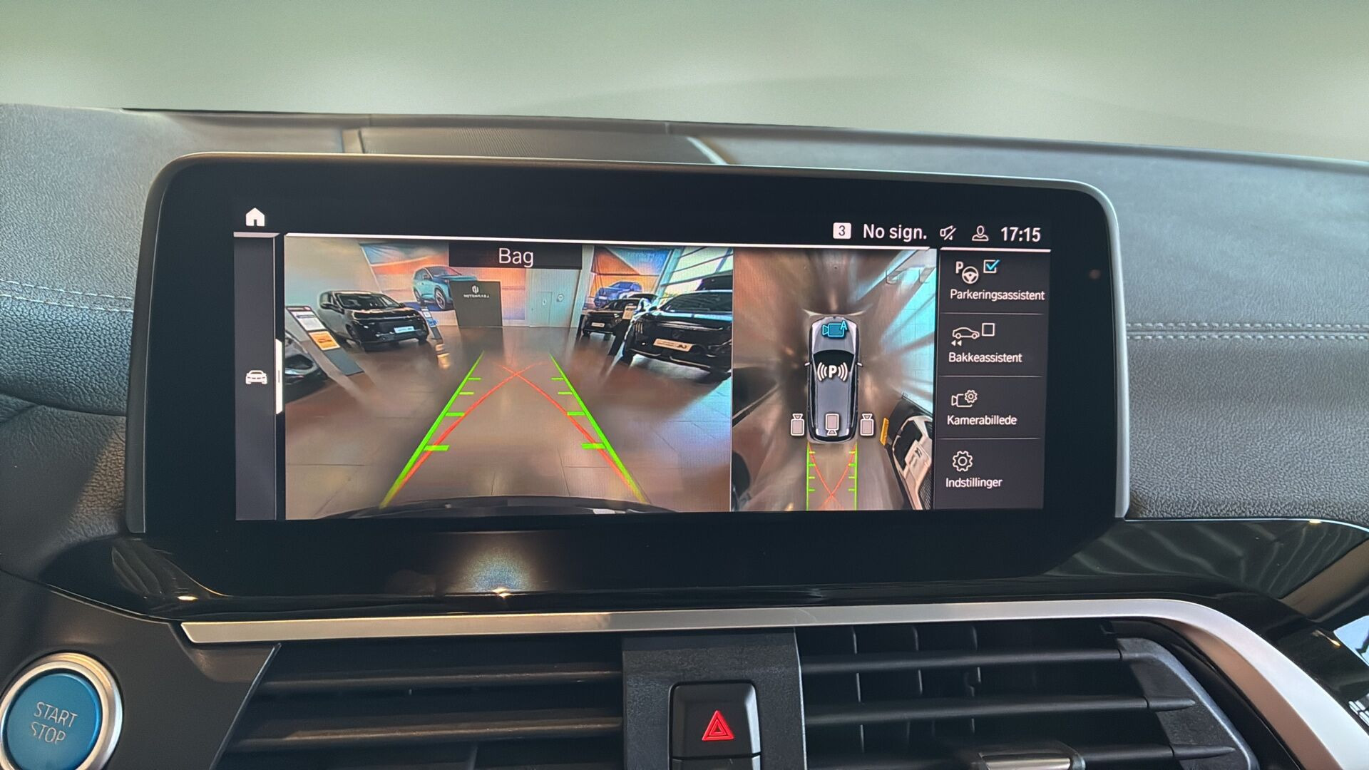 Grå BMW iX3 fra 2021