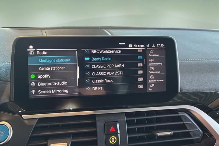 Grå BMW iX3 fra 2021