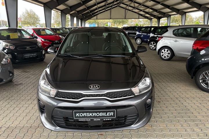 Grå Kia Rio fra 2017