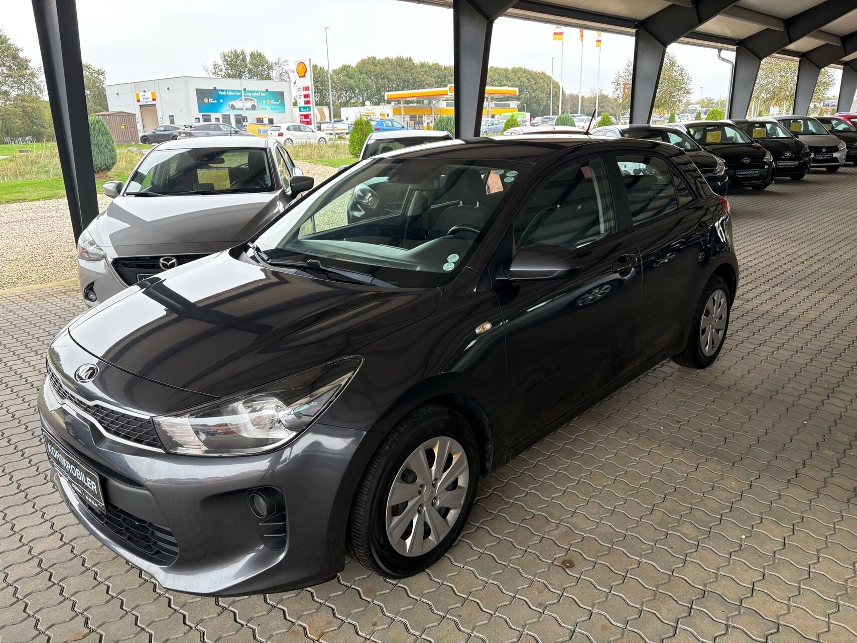 Grå Kia Rio fra 2017