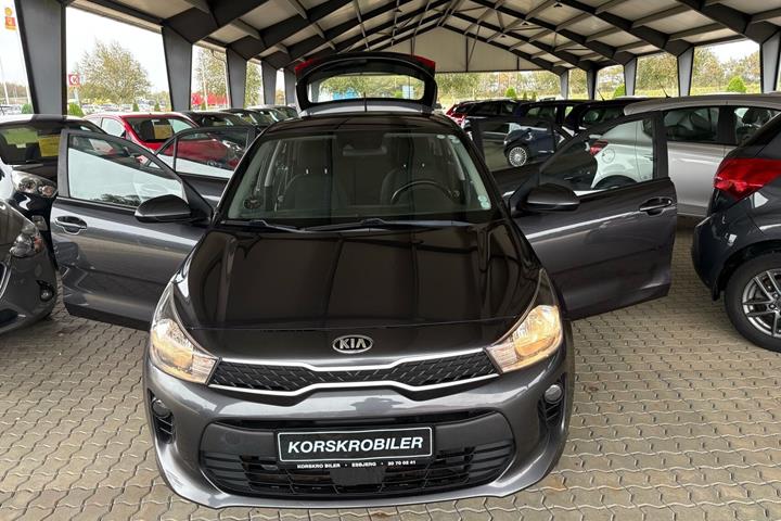 Grå Kia Rio fra 2017