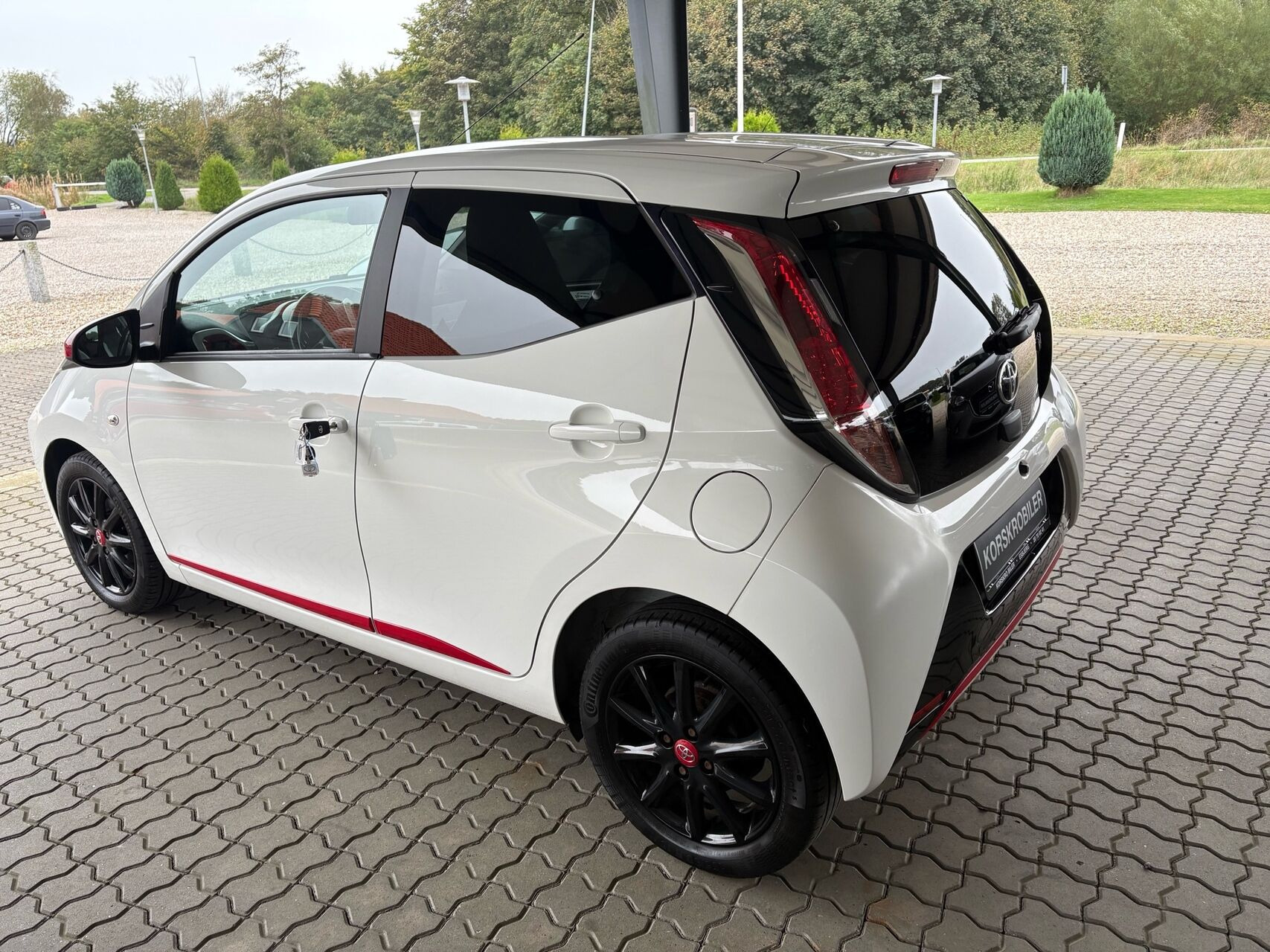 Rød Toyota Aygo fra 2016