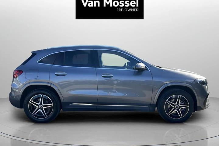 Grå Mercedes EQA250+ fra 2026